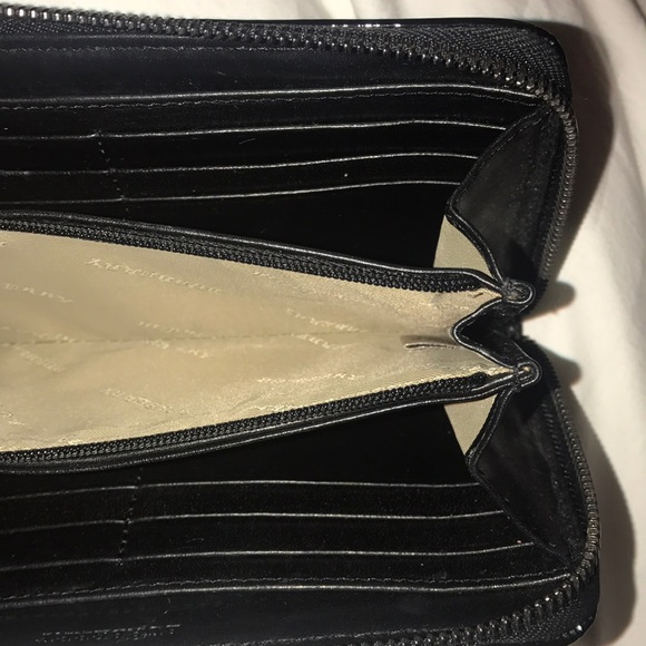 Matching 'Nova Check' Wallet - Picture 4 of 6