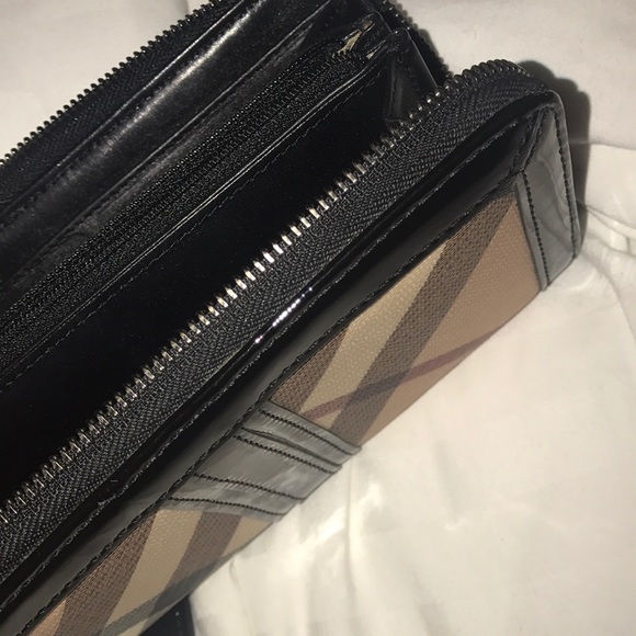 Matching 'Nova Check' Wallet - Picture 5 of 6