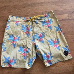 RVCA VINTAGE BRUSHED Green Floral Boardshorts 32