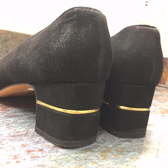 Salvatore Ferragamo black suede pumps, gold detail - Picture 2 of 7