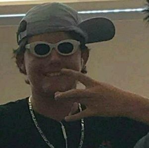 Meet your Posher, Cole