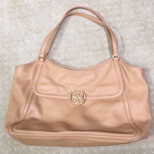 Tory burch tote bag in tan leather
