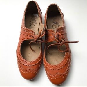 EUC 7.5 LIVIE LUCA Women's Rust Color Flats