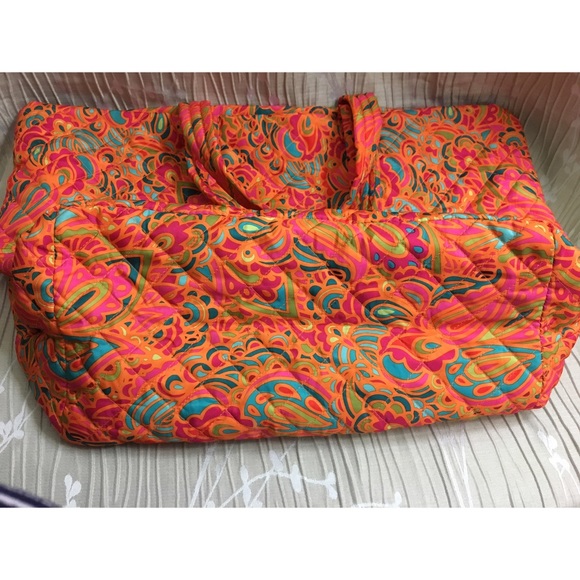 Large Pattern Tote - Picture 3 of 6