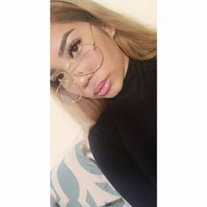 Meet your Posher, Karla