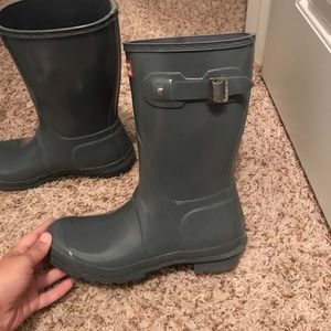 More pictures of the hunter boots