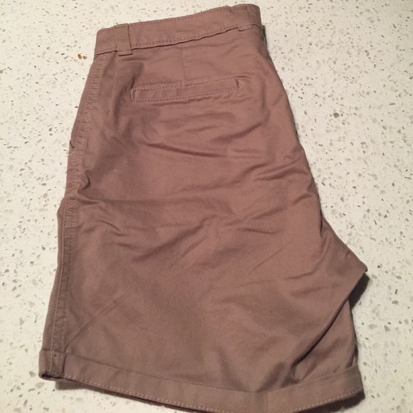 SHORTS - Picture 3 of 4