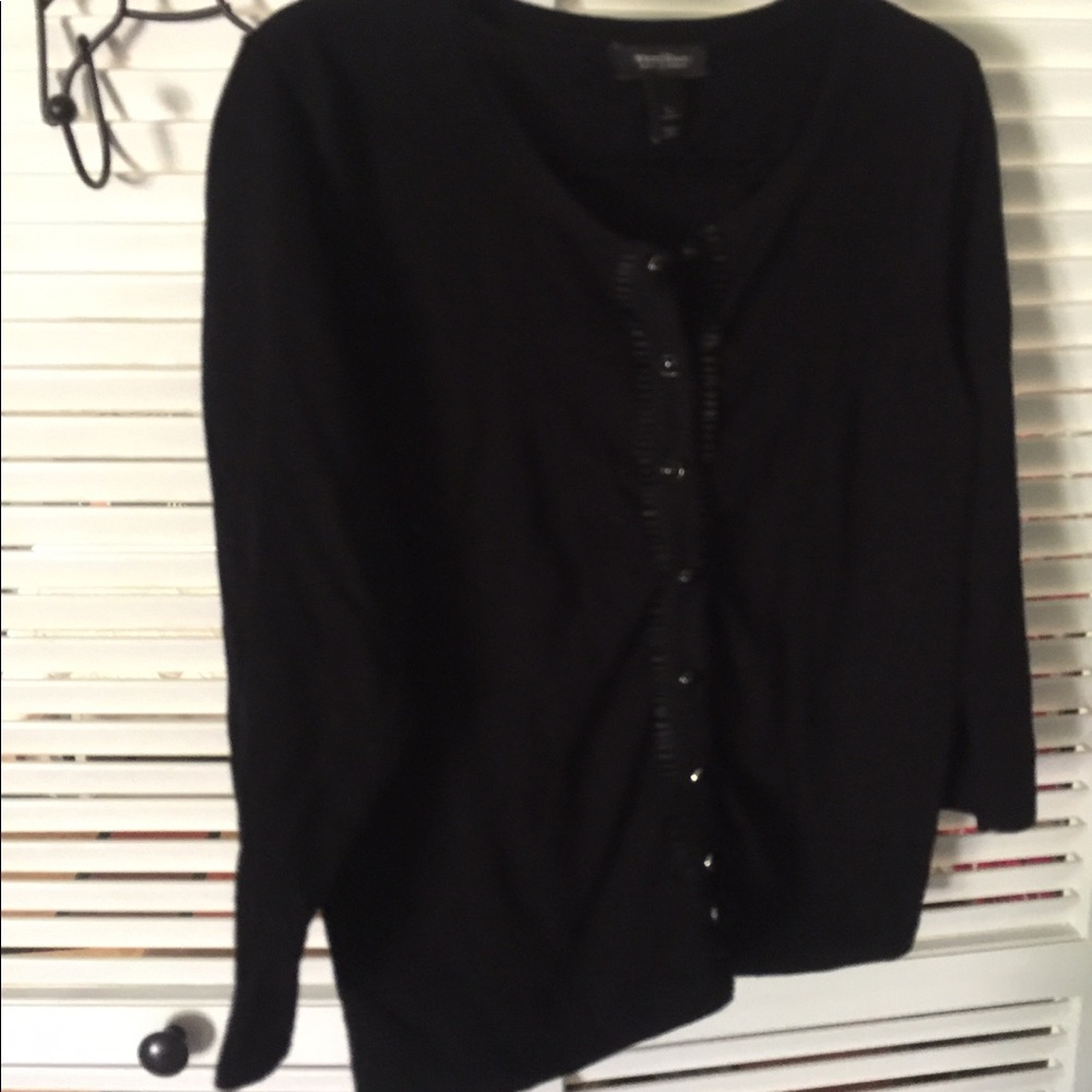 Sweater with snap closure