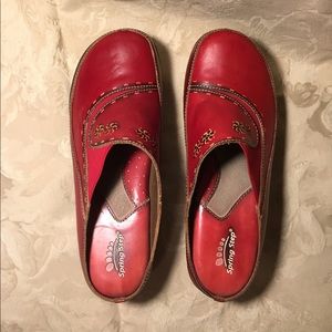 Red Spring Step brand clogs