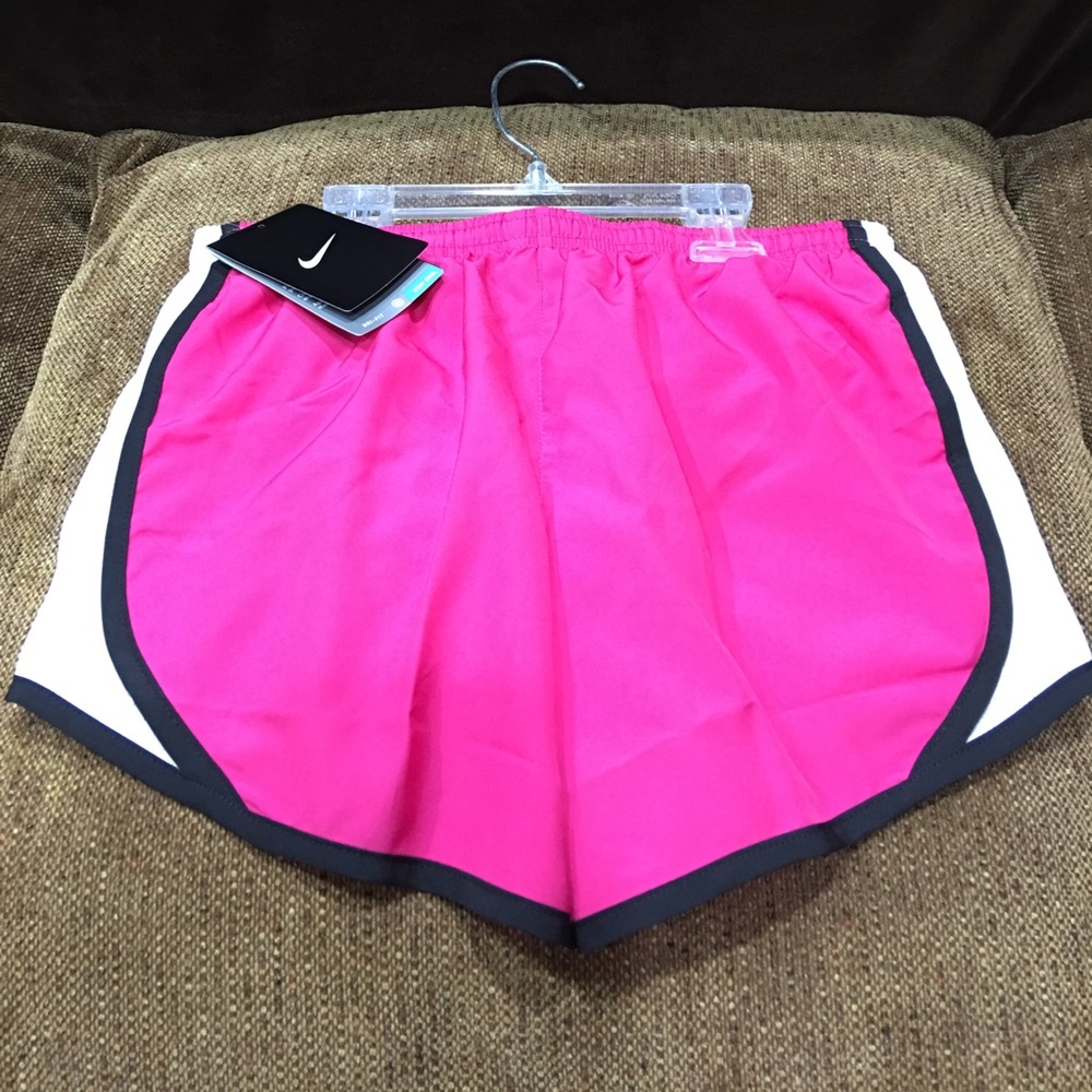 💗 NIKE DRI - FIT 💗 COLLECTION SPORTS STYLISH KIDS SHORTS . - Picture 3 of 4