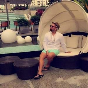 Meet your Posher, Emanuel