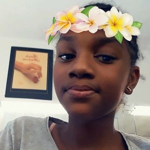 Meet your Posher, Kanija