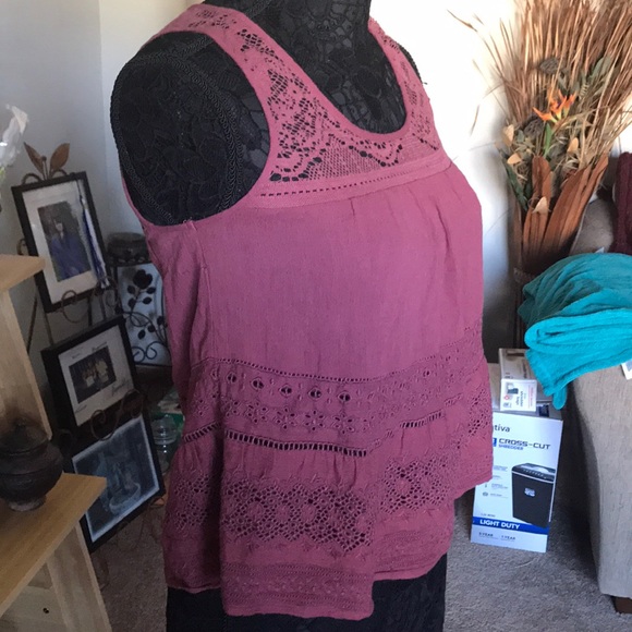 AEO SUNMER RED / PURPLE LACE TOP - Picture 4 of 7