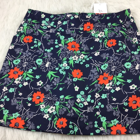 Lady Hagen monarch floral golf performance skort - Picture 5 of 8