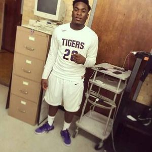 Meet your Posher, Waynee