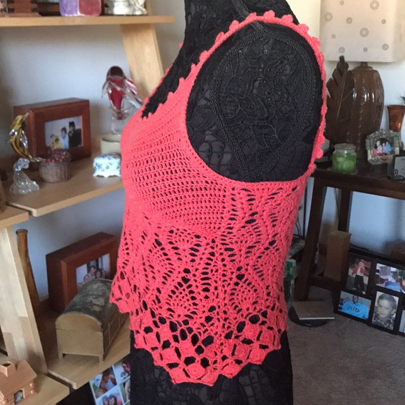 SUPER CUTE CROCHET KNIT CROP CAMI - Picture 5 of 6