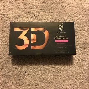 Younique mood struck 3D fiber lashes mascara