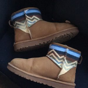 Authentic Ugg Pendleton Boots 🦄 RARE!