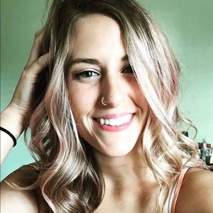 Meet your Posher, Alyssa