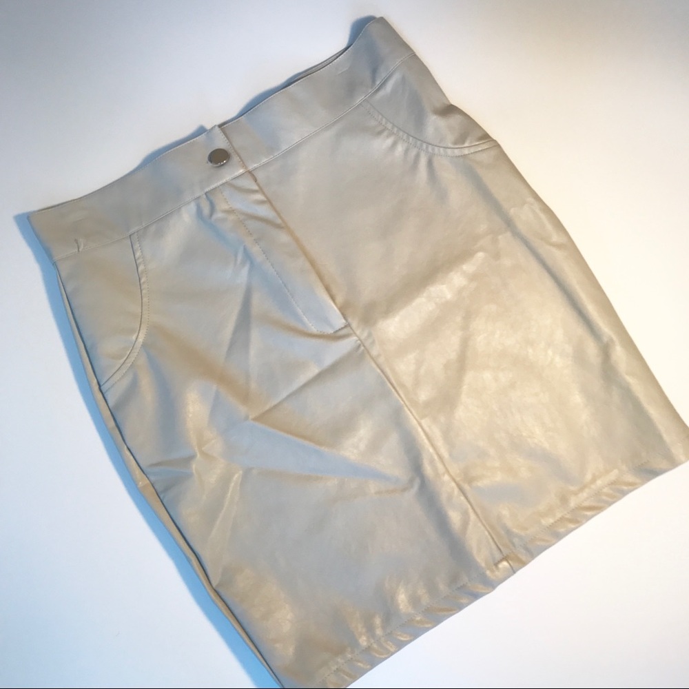 NWT Vegan "leather" skirt, light grey