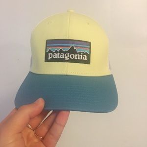Patagonia - women's adjustable trucker hat