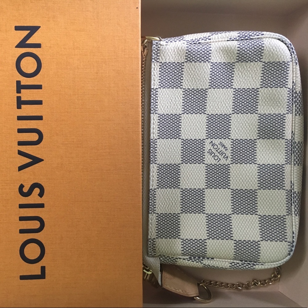 100% Louis Vuitton Pochette
