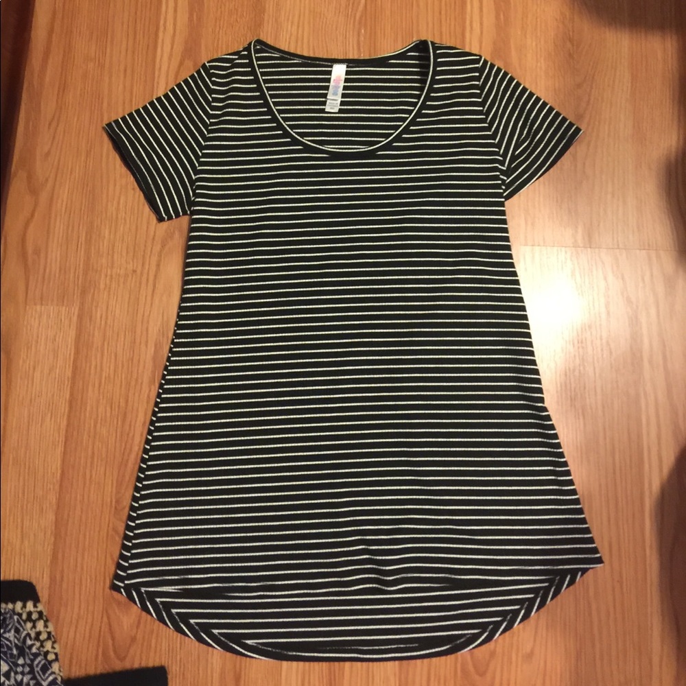 LulaRoe T shirt