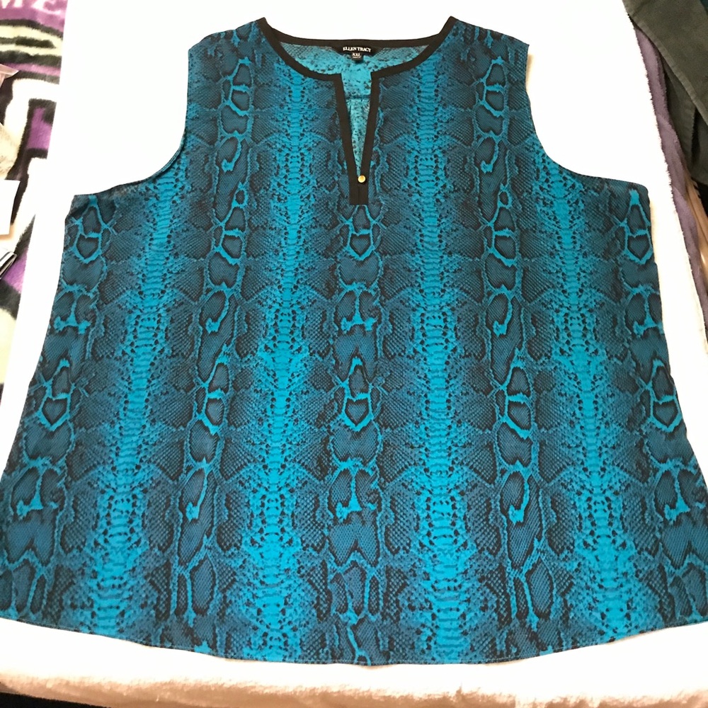 2. XXL polly tank top snake print.
