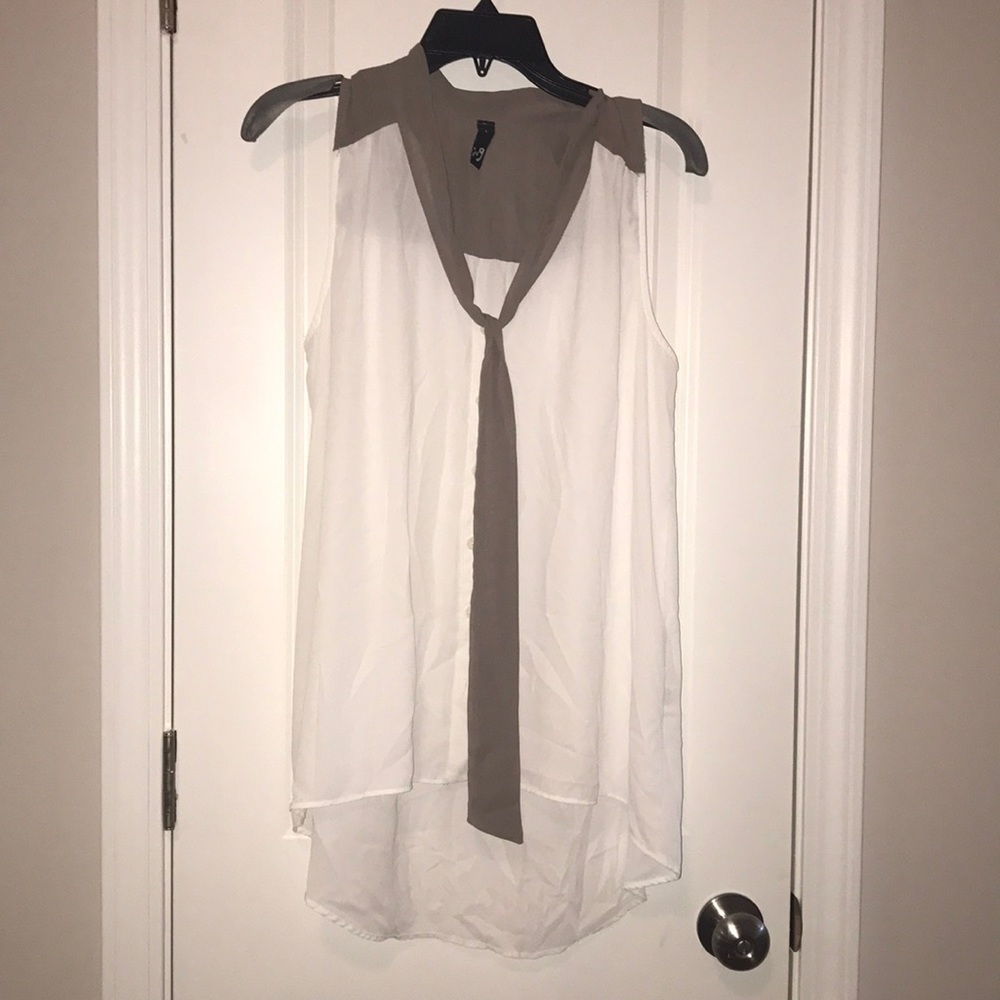 Hi-Lo blouse with tie