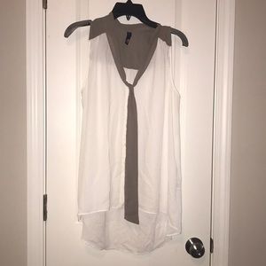 Hi-Lo blouse with tie