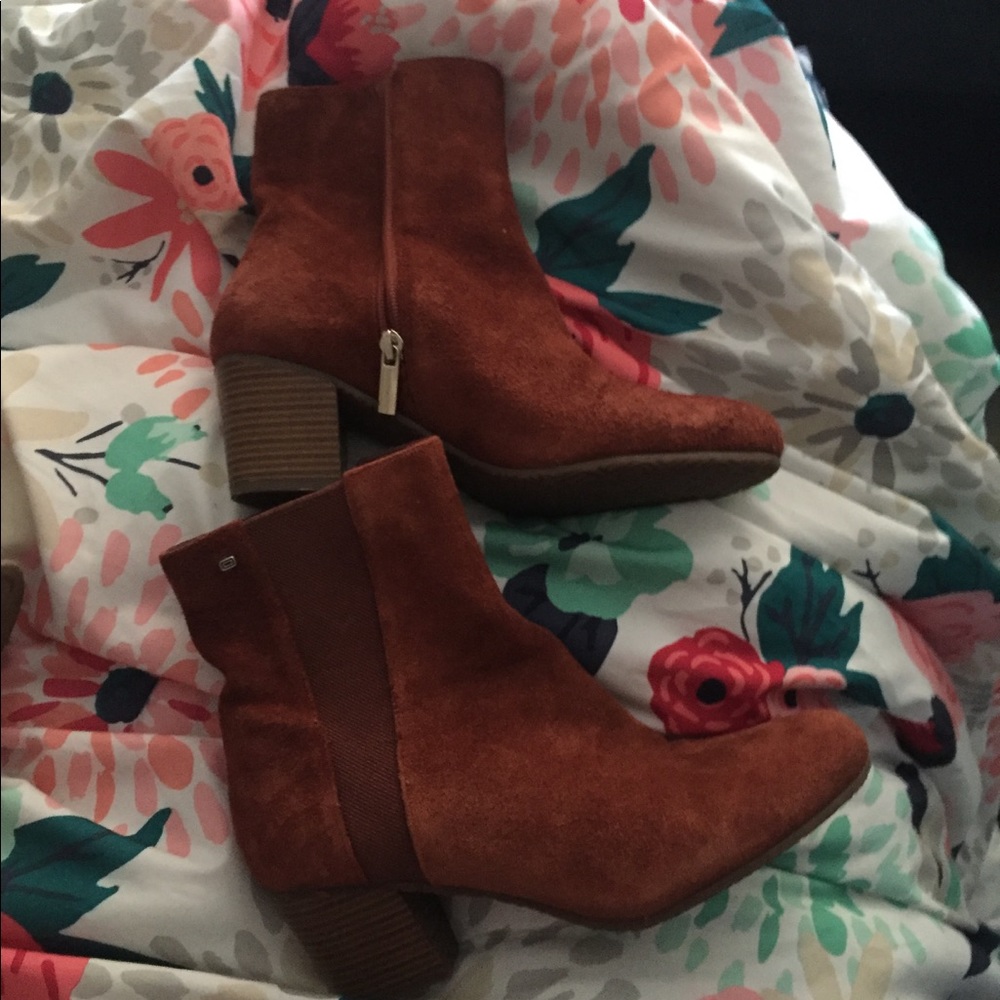 Never worn suede boots