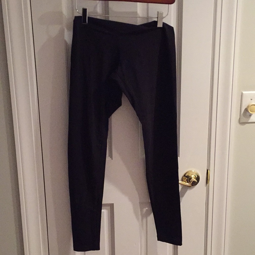 Black maternity leggings - size small