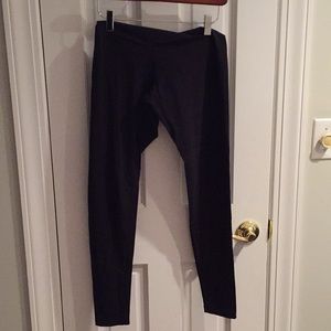 Black maternity leggings - size small