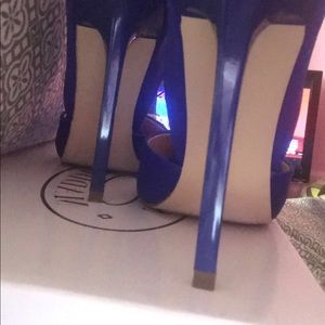 Royal 👑 BLUE PUMPS!