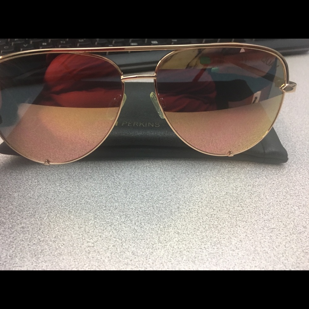 Quay x Desi High Keys gold/gold