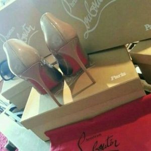 NIB CL R EPLICA S OKATE BLACK NUDE OMBRE HEELS