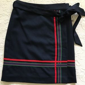 New Grosgrain 100% wool vineyard vines wrap skirt