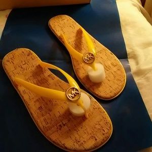 Michael Kors Flip Flop - Size 10