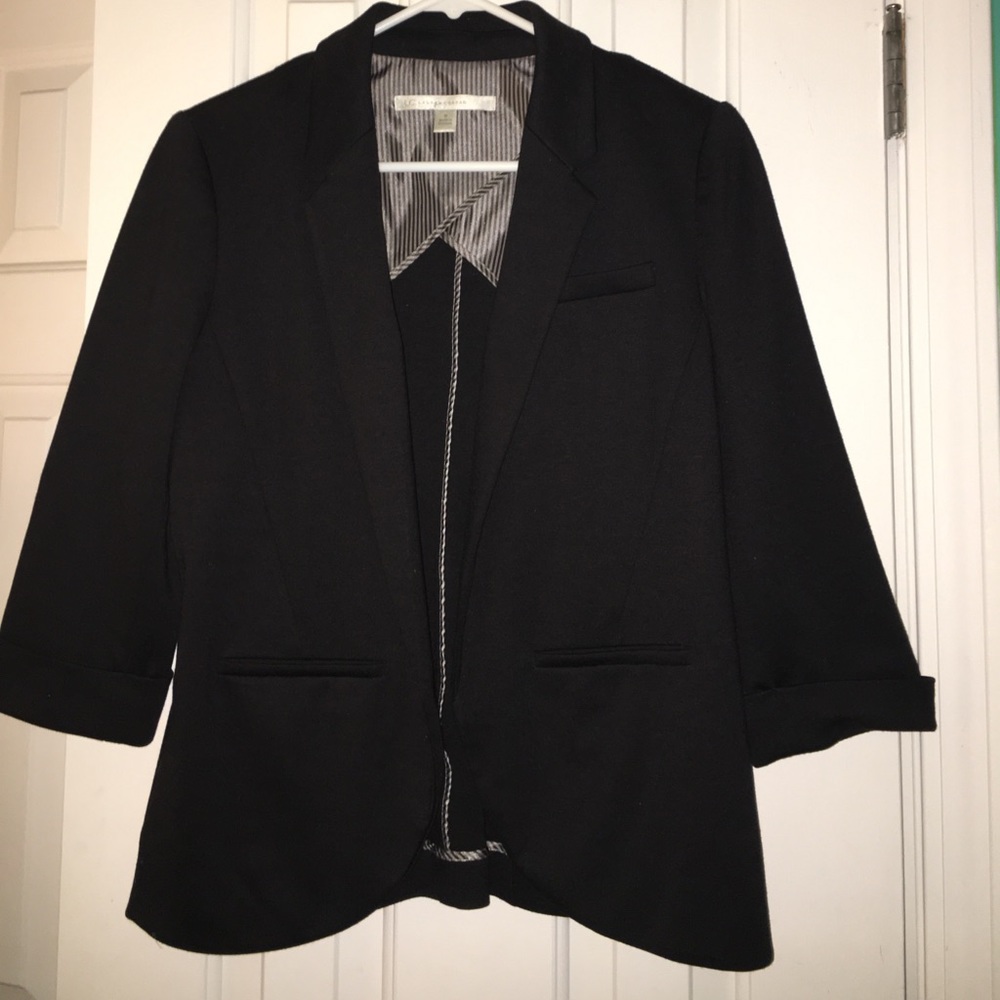 Lauren Conrad Quarter Sleeve Blazer 💼