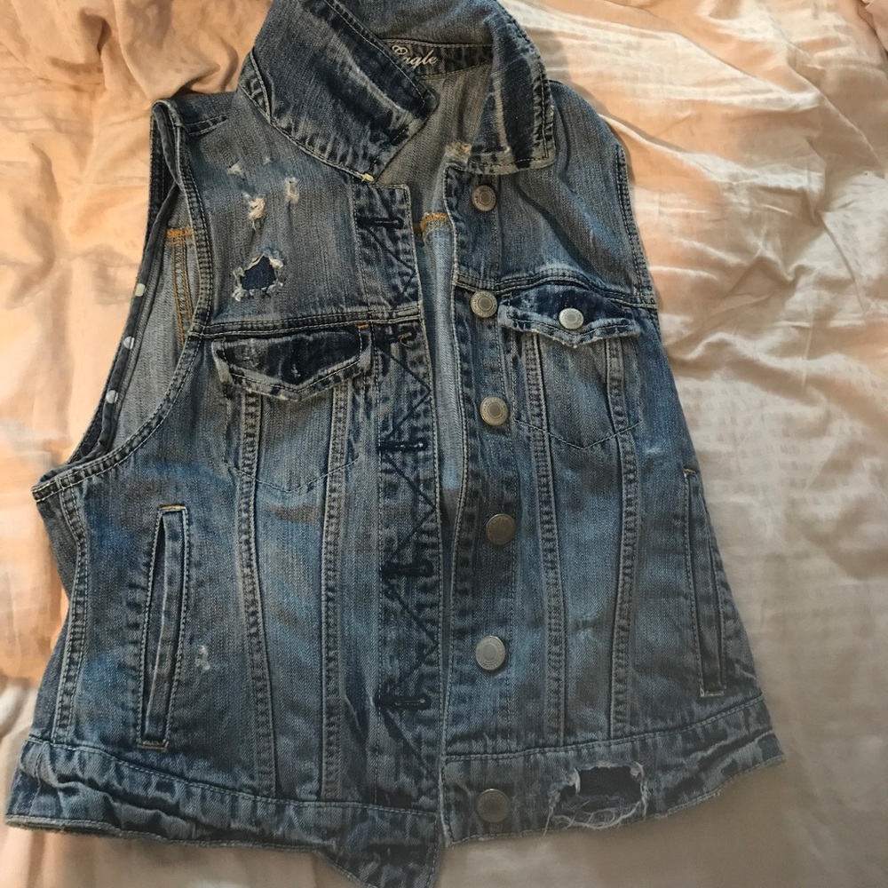 American eagle distressed denim vest M