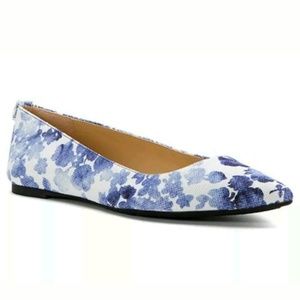 Michael Kors Arianna Flat Printed Canvas SZ 5..5