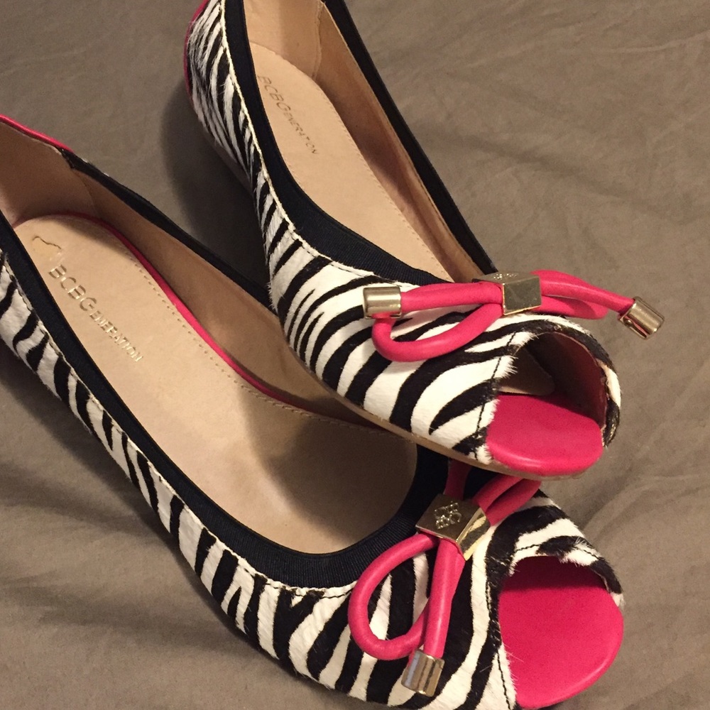 BCBG peep toe ballerina, animal print, Size 9