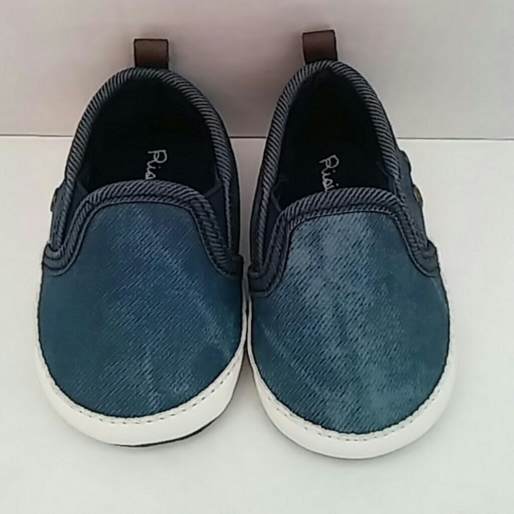 Baby shoes soft bottoms size 3-6 mos