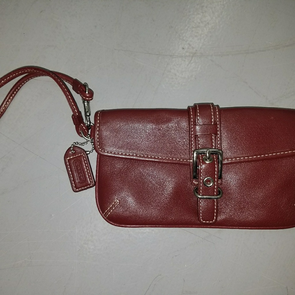 Small wristlet