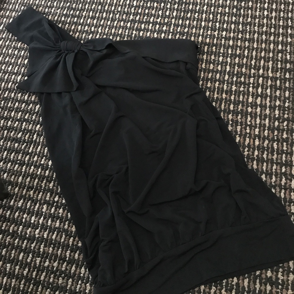 BCBG one shoulder tank