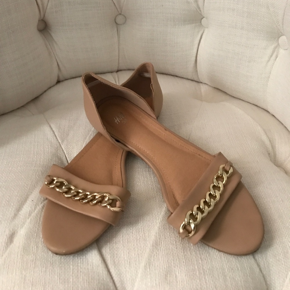 Nude Flats