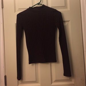 Maroon turtl neck