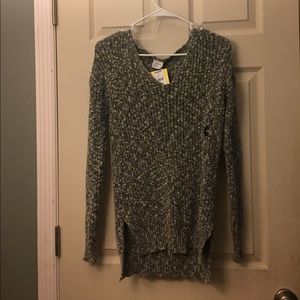 Sweater from tillys never worn