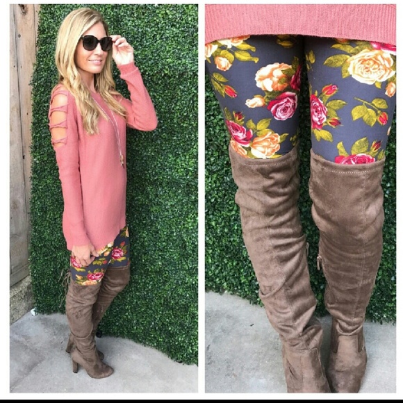 ❗CLEARANCE❗Softest Ever Charcoal Floral Leggings - Picture 2 of 2