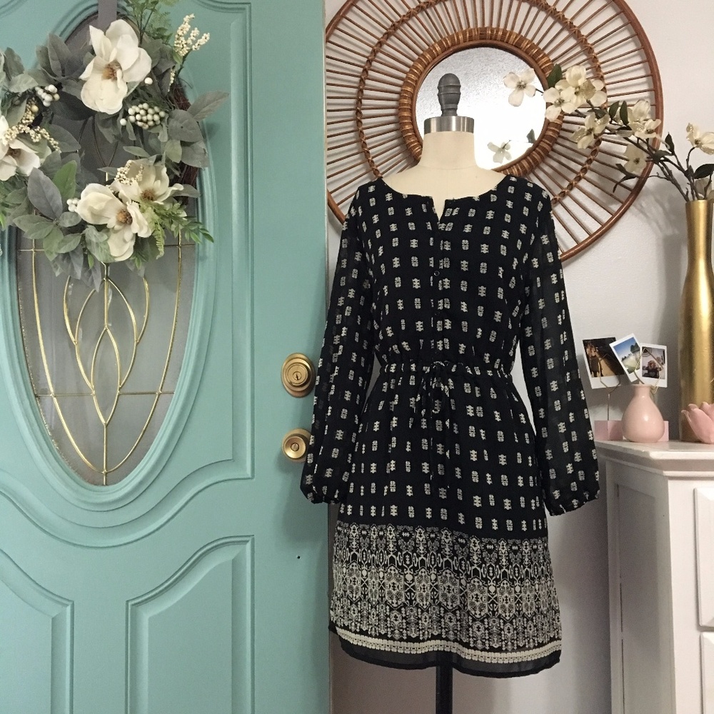 ✨SALE✨ 3/4 sleeve patterned dress NWT